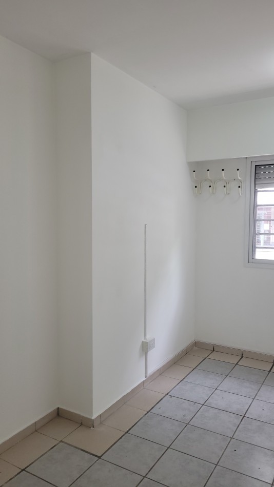 Oportunidad Venta - Monoambiente Dividido En 1 Dormitorio Pichincha - U$d 31.900 - Riccheri 1000 -P. Baja  - Apto Credito  Hipotecario-