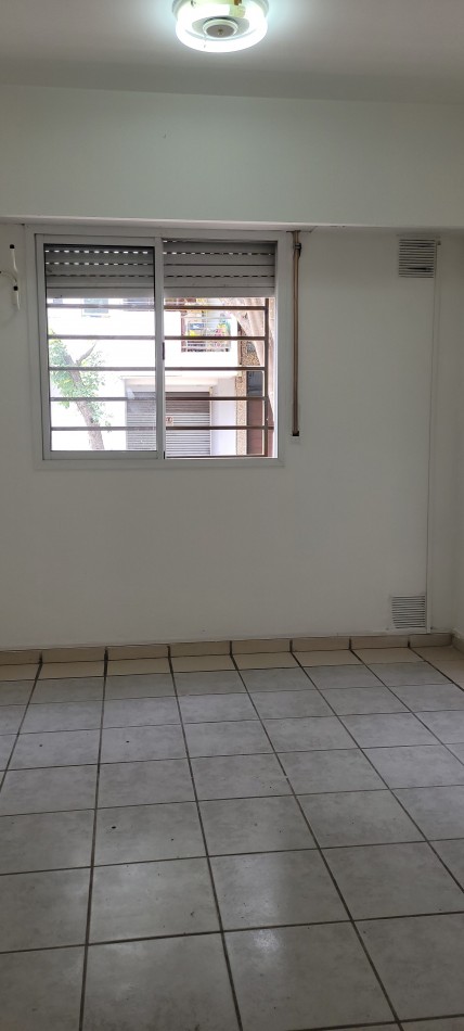 Oportunidad Venta - Monoambiente Dividido En 1 Dormitorio Pichincha - U$d 31.900 - Riccheri 1000 -P. Baja  - Apto Credito  Hipotecario-