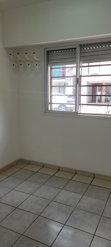 Oportunidad Venta - Monoambiente Dividido En 1 Dormitorio Pichincha - U$d 31.900 - Riccheri 1000 -P. Baja  - Apto Credito  Hipotecario-