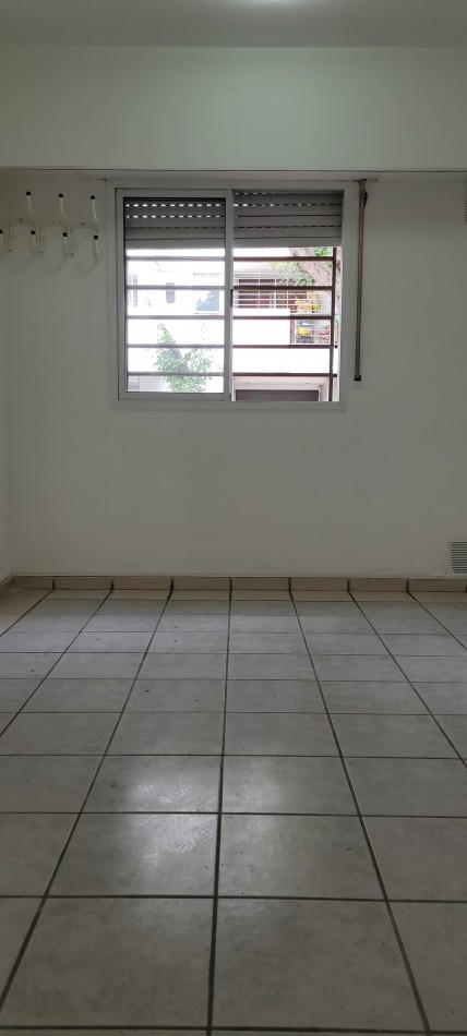 Oportunidad Venta - Monoambiente Dividido En 1 Dormitorio Pichincha - U$d 31.900 - Riccheri 1000 -P. Baja  - Apto Credito  Hipotecario-