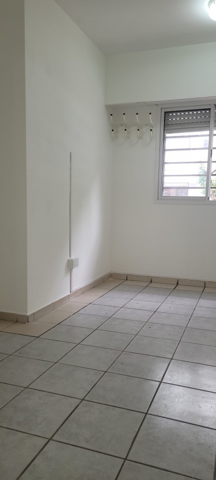 Oportunidad Venta - Monoambiente Dividido En 1 Dormitorio Pichincha - U$d 31.900 - Riccheri 1000 -P. Baja  - Apto Credito  Hipotecario-