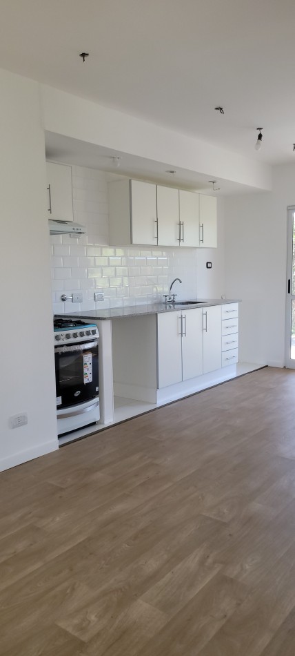 Casa 2 Dormitorios A Estrenar con  Piscina -  Tierra De Sueños 2 - Roldan Apta Credito  360 m2 terreno -  Luminosa 
