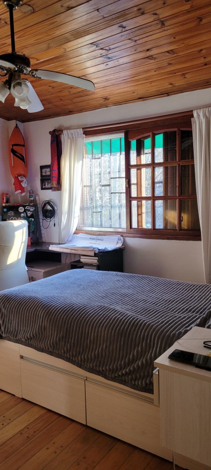 Casa de 2 plantas en esquina - 3 Dormitorio en Venta Barrio Belgrano - 2 Baños - Balcon Terraza - Patio - Doble cochera. 