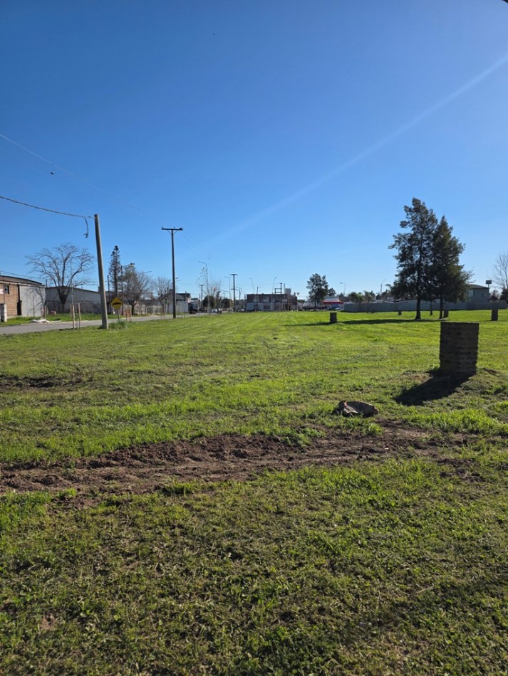 Venta de lotes s/Ruta 21 unicos para uso comercial o residencial.  3.047 m2  y 931,46 m2 juntos o separados
