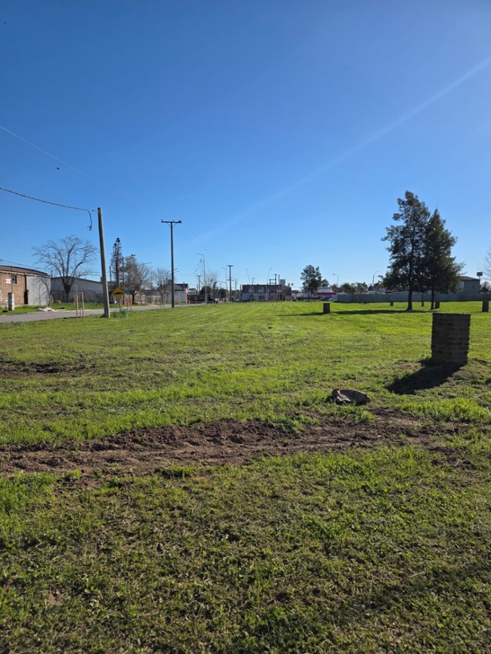 Venta de lotes s/Ruta 21 unicos para uso comercial o residencial.  3.047 m2  y 931,46 m2 juntos o separados