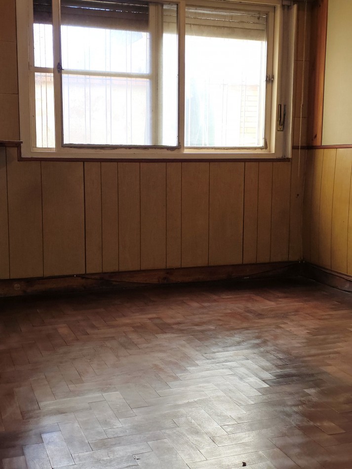 SE VENDE AMPLIA CASA 3 DORMITORIOS, PATIO GARAGE - SOLIS 1000 A METROS DE MENDOZA