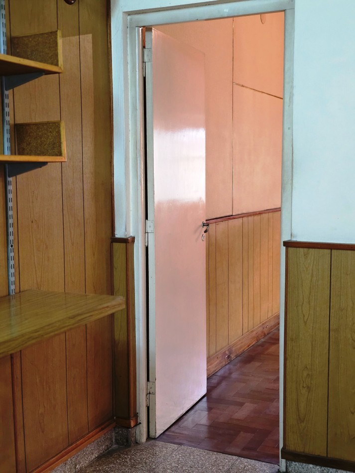 SE VENDE AMPLIA CASA 3 DORMITORIOS, PATIO GARAGE - SOLIS 1000 A METROS DE MENDOZA